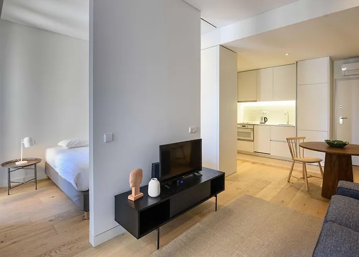 Pause Apartments